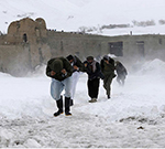 بارش برف و باران جان ۲۱ نفر را  در افغانستان گرفت